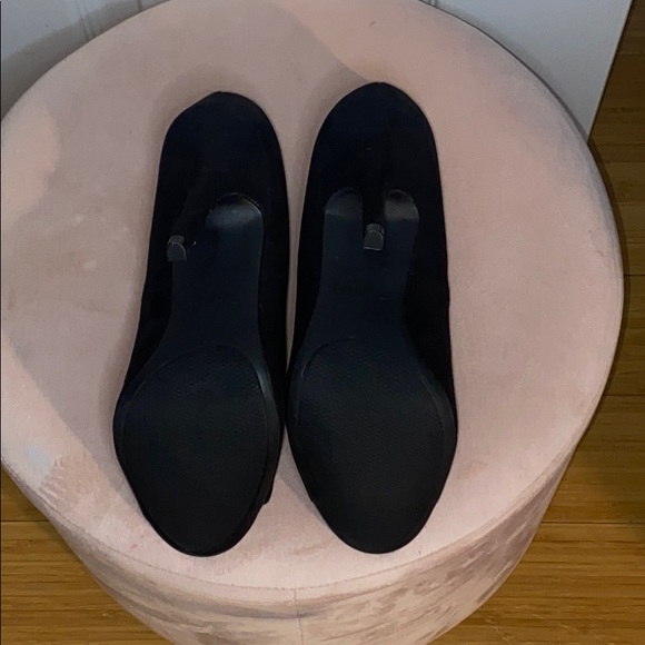 Heels - Picture 3 of 3